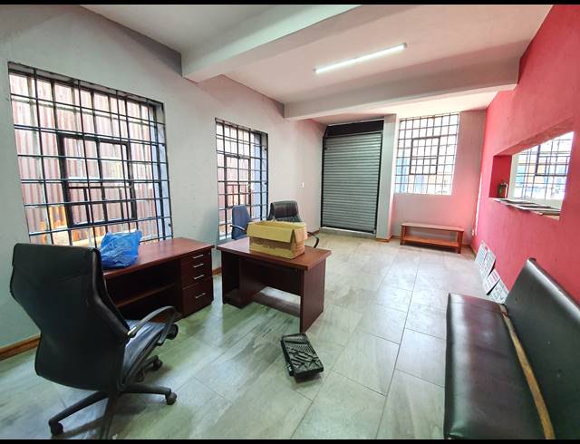 990M² WORKSHOP FOR SALE IN OPHIRTON